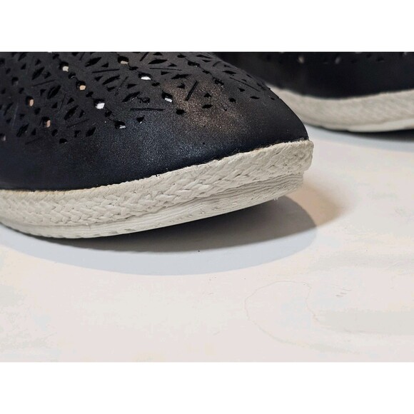 Earth Spirit Black Perforated Faux Leather Loafers Women's sz 9 EUC - Picture 8 of 10